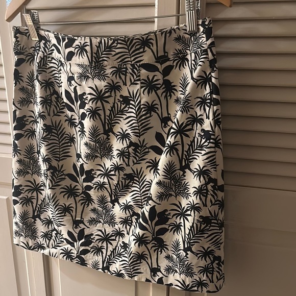Talbots A-line Tropical Print Skirt Black and White 8 Petite - Picture 3 of 5